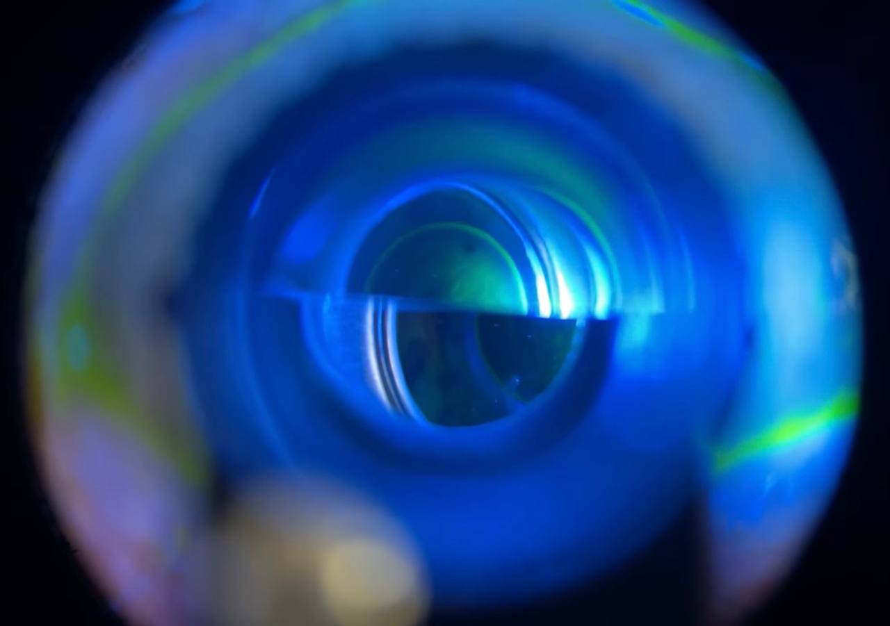 Goldmann tonometry mires when IOP is lower than the dial setting — semicircles too far apart